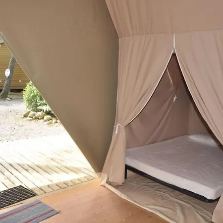 Village De Campsite 4*